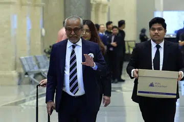 Peguam Tan Sri Muhammad Shafee Abdullah yang mewakili bekas Perdana Menteri Malaysia, Encik Najib Tun Razak, tiba di Istana Kehakiman Putrajaya pada 6 Januari bagi prosiding pendengaran rayuan anak guamnya itu berkaitan kewujudan titah adendum, yang membolehkan Encik Najib menjalani baki hukuman penjara sebagai tahanan di rumah.