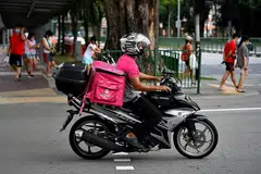 UNTUK BAKAT TEKNOLOGI: Akademi Teknologi foodpanda, PowerUp!, bertujuan meningkatkan kemahiran bakat teknologi tempatan dan penghantar makanan, serta membantu peniaga mendigitalkan perniagannya. - Foto fail