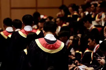 EMPAT LATIHAN PERCUMA: Lulusan ITE, politeknik dan universiti boleh memanfaatkan empat modul latihan, pendidikan percuma bermula bulan depan. - Foto fail