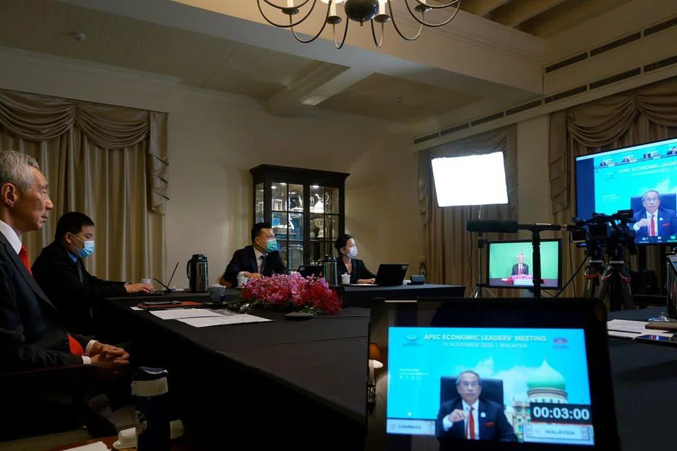 BERI TIGA SARANAN: Perdana Menteri Lee Hsien Loong di Mesyuarat Pemimpin Ekonomi Apec ke-27 pada 20 November 2020. 