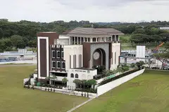 PENTADBIRAN MASJID: Di bawah Akta Pentadbiran Hukum Islam (Amla), semua masjid di Singapura terletak di bawah naungan Muis, Lembaga Pentadbir setiap masjid dikehendaki menyimpan akaun yang baik, dan penyata kewangan bagi setiap masjid mestilah diaudit setiap tahun oleh seorang akauntan awam bertauliah. - Foto fail
