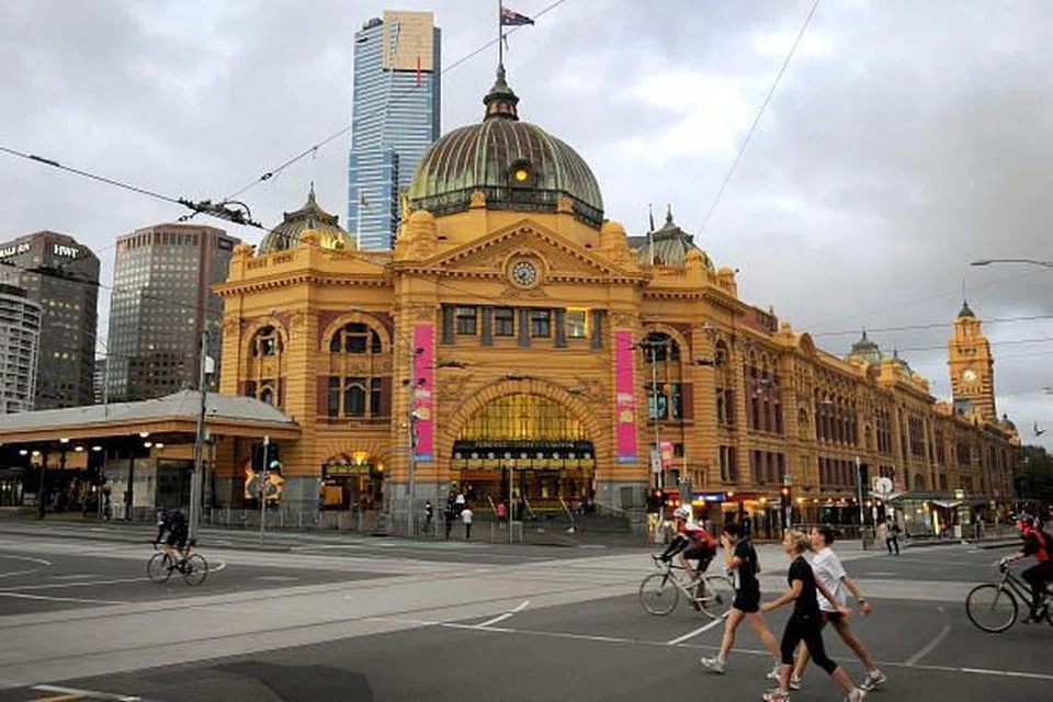 ANTARA TUMPUAN: Stesen kereta api di Flinders Street di Melbourne, Australia, merupakan salah satu sasaran pengganas. - Foto AFP