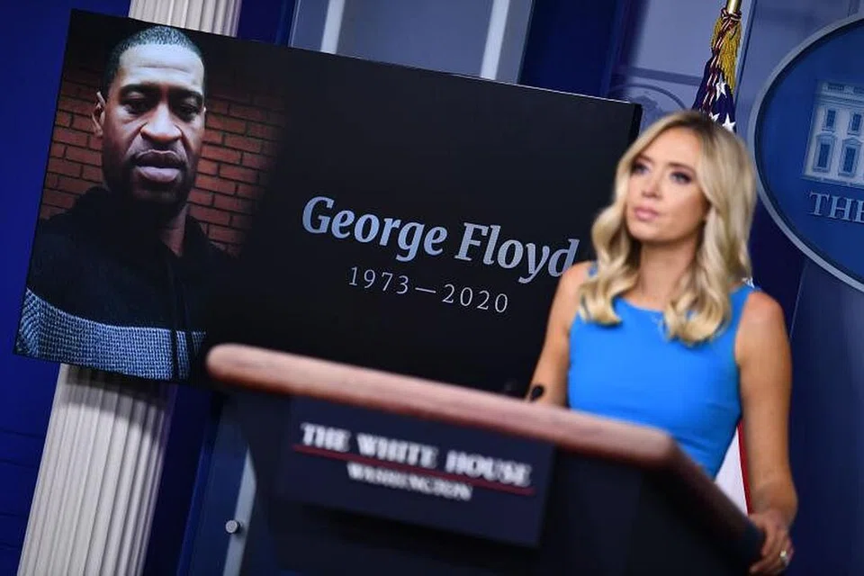 Setiausaha Akhbar Rumah Putih Kayleigh McEnany berbicara tentang George Floyd kepada wartawan pada 3 Jun. 