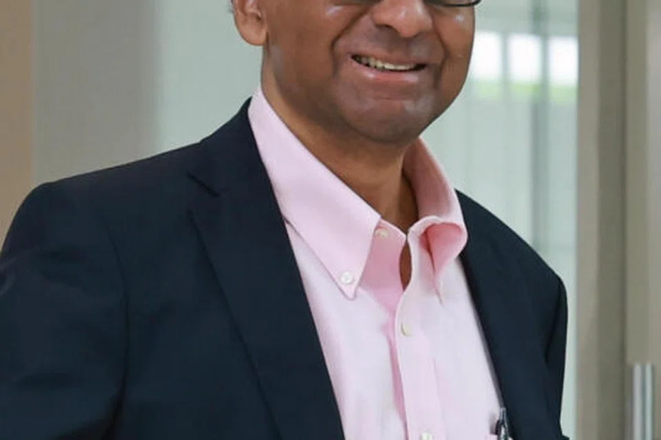 ENCIK THARMAN SHANMUGARATNAM: Mantan Menteri Kanan ini berkata beliau harapkan persaingan yang bermaruah dan terhormat serta kempen yang bertujuan satukan warga Singapura.
