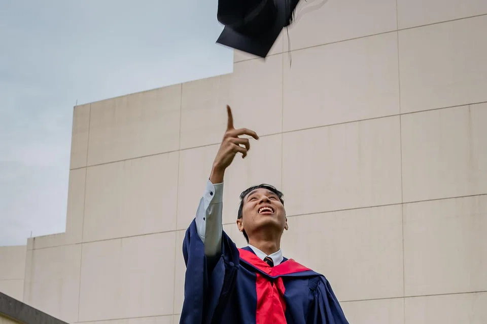 Teruja untuk mengharungi fasa selanjutnya dalam bidang perubatan setelah tamat lima tahun pengajian, Dr Abdul Rahman Ishak, ingin mendalami bidang pembedahan, khususnya ortopedik.