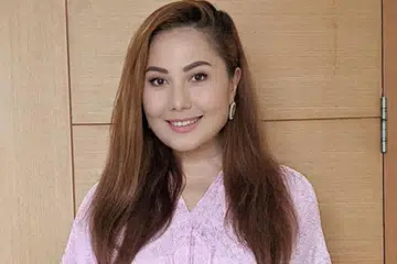 PENGALAMAN SERAM: Emma Warokka terdengar pintu biliknya diketuk berulang kali dan suara wanita tua dari sumur berdekatan ketika menjalani penggambaran filem, Pelet Tali Pocong.