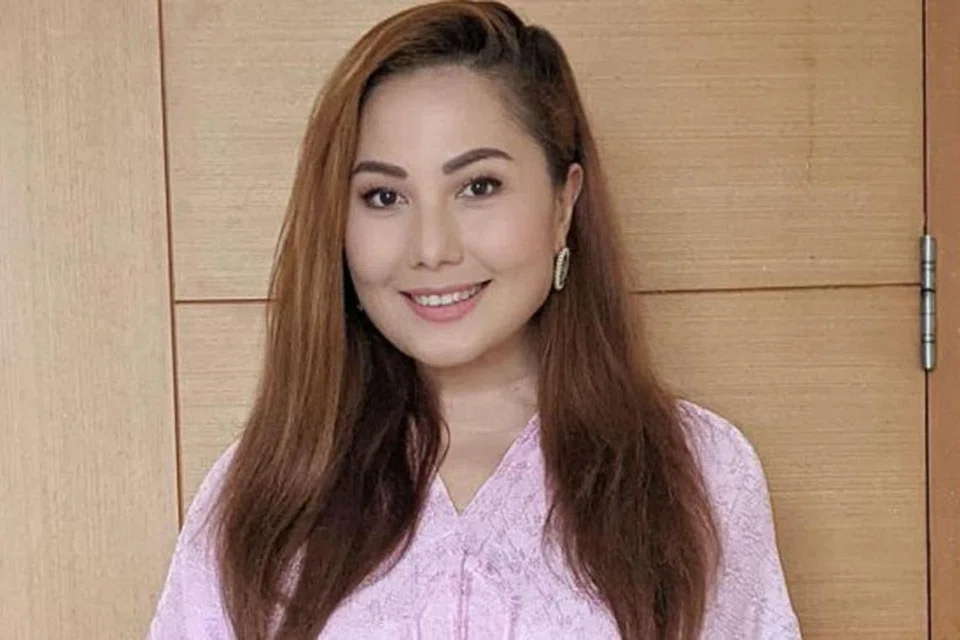 PENGALAMAN SERAM: Emma Warokka terdengar pintu biliknya diketuk berulang kali dan suara wanita tua dari sumur berdekatan ketika menjalani penggambaran filem, Pelet Tali Pocong.