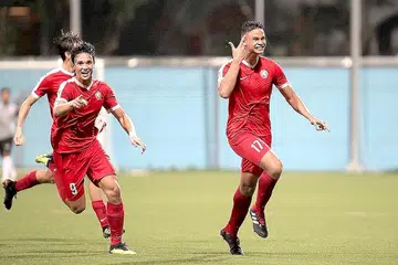JALANI UJIAN: Irfan Fandi (kanan) akan ke Braga di Portugal untuk menjalani ujian bersama juga adiknya, Ikhsan (kiri). - Foto PERSATUAN BOLA SEPAK SINGAPURA
