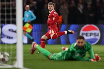 Pemain Liverpool, Harvey Elliott (jersi merah), menjaringkan gol kemenangan pasukannya ke atas Paris St-Germain (PSG).