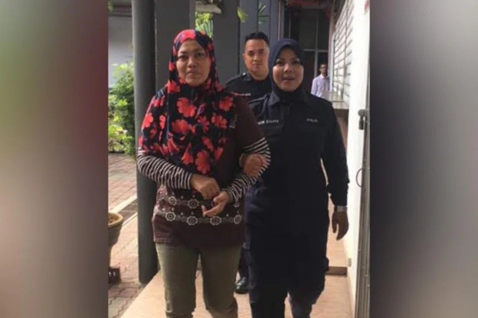 Shamsiah Samsuddin dihukum penjara lapan bulan oleh Mahkamah Sesyen di Kota Bharu, hari ini atas pertuduhan menghina Yang di-Pertuan Agong, Sultan Muhammad V, April tahun lalu. 