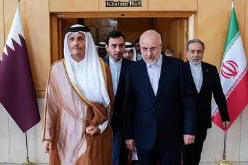 Speaker Parlimen Iran, Encik Mohammad Bagher Ghalibaf (kanan), bertemu Perdana Menteri merangkap Menteri Luar Qatar, Sheikh Mohammed bin Abdulrahman Al Thani, di Teheran, Iran, pada 27 Ogos. Pertemuan itu berlangsung ketika Qatar meningkatkan usaha diplomatik bagi meredakan ketegangan dan membuka semula sepenuhnya Selat Hormuz kepada perkapalan antarabangsa.