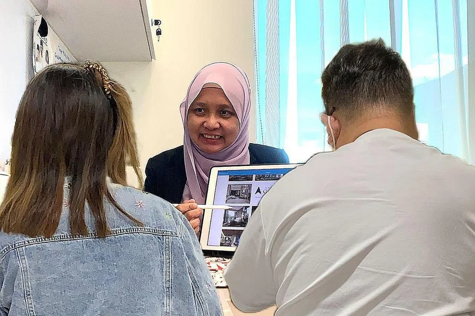 "Penangguhan projek-projek binaan BTO merupakan antara penyumbang kepada kenaikan ini. Ada pasangan yang menumpang dengan ibu bapa. Tetapi, ada juga yang menyewa bilik atau seluruh unit flat dan kondominium kerana flat ibu bapa mereka mungkin terlalu kecil untuk dihuni.'' - Pengarah Kumpulan Bersekutu, Propnex, Cik Raina Husin.