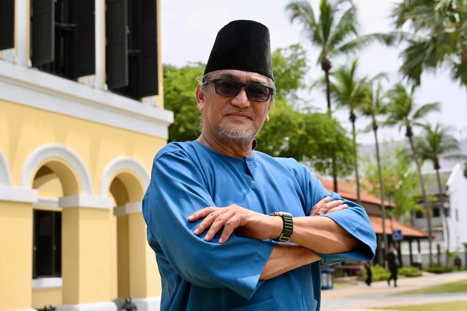 Pengarah Artistik Era Dance Theatre, Encik Osman Abdul Hamid, di Taman Warisan Melayu pada 24 September, sempena Lembaga Warisan Negara (NHB) mengumumkan bahawa Singapura akan menyertai Brunei Darussalam, Indonesia dan Malaysia dalam pencalonan bersama tarian tradisional zapin untuk disertakan dalam senarai itu.