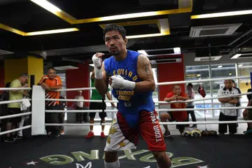 Manny Pacquiao berlatih di sebuah gimnasium di Manila. 