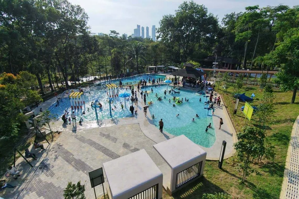 Hutan Bandar Majlis Bandaraya Johor Bahru (MBJB) antara lokasi riadah bandar yang cukup popular dalam kalangan warga Johor Bahru untuk berjoging, berbasikal, bersenam serta meluangkan masa bermutu bersama keluarga.