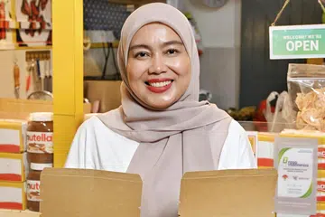 Irna Permata Sari,  Irna’s Taste Food & Cakes