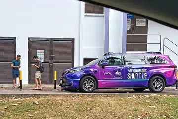 Sebuah kereta pandu sendiri kendalian ComfortDelGro (CDG) yang sedang menjalani proses pemetaan rutin dan pengenalan laluan telah terlibat dalam satu insiden di Edgedale Plains, Punggol, pada sekitar 3.10 petang pada 17 Januari.