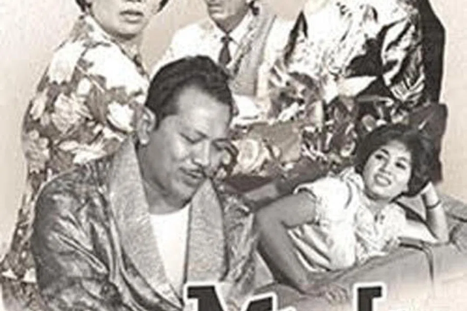 BAPA MENTUA KAKI PAKAT: Ahmad Nisfu memainkan peranan sebagai Haji Latiff, bapa mentua watak Jamil (P. Ramlee), yang sanggup berpakat dan berbohong dengan anaknya, Latiffah (Zaharah Agus), tatkala Jamil berkahwin dengan Hasnah (Jah Mahadi) dan Rohani (Datuk Sarimah) secara senyap-senyap.