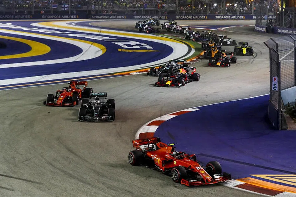 Tiket grandstand tiga hari ke Litar Jalan Raya Marina Bay bermula dari $298. 