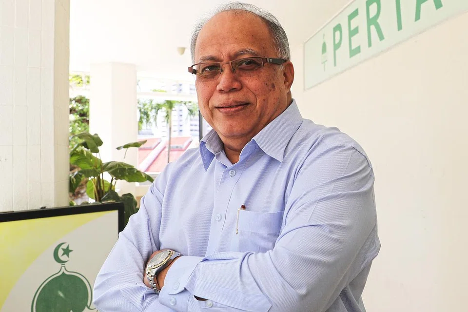 INGIN TINGKATKAN PERTUBUHAN: Encik Abdul Wahab (atas) ingin membina sebuah pasukan pekerja sosial dalam Pertapis untuk meningkatkan badan itu serta khidmat yang ditawarkannya. - Foto BH oleh TIMOTHY DAVID