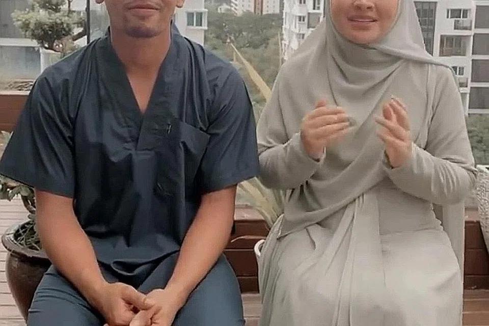 KONGSI RASA SEDIH: Uqasha berkongsi bahawa Allahyarhamha Siti Sarah (gambar atas) begitu teruja menerima berita mengenai pernikahannya. Dalam satu catatan Instagram yang menyayat hati, Uqasha berkata beliau masih mendapati sukar menerima pemergian rakan artisnya itu. - Foto UQASHA SENROSE/INSTAGRAM, SITI SARAH RAISSUDDIN / INSTAGRAM