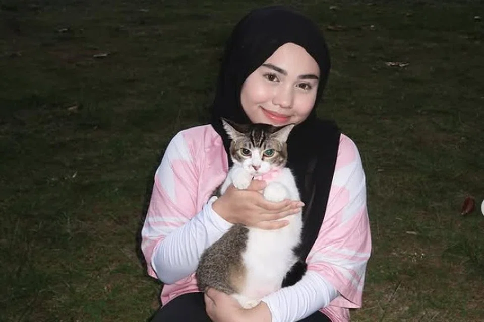 Cik Natasha Abdul Raman tersentuh pembeliannya yang tak seberapa dihargai oleh pekerja penghantaran Grab yang terjejas akibat rusuhan di Jakarta. 