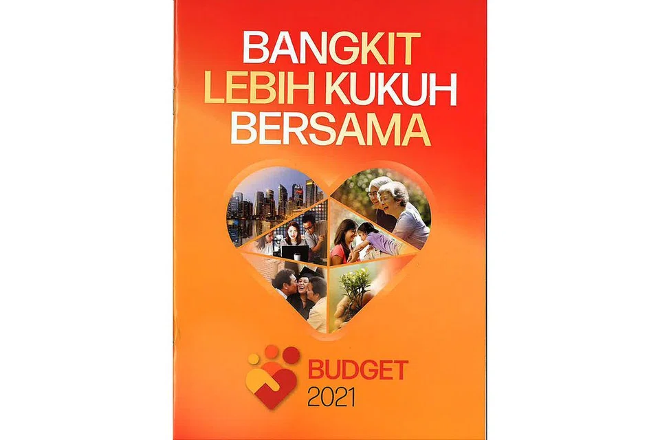 PERCUMA: Buku kecil Belanjawan 2021 - Bangkit Lebih Kukuh Bersama akan disertakan dalam akhbar Berita Harian. - Foto MOF