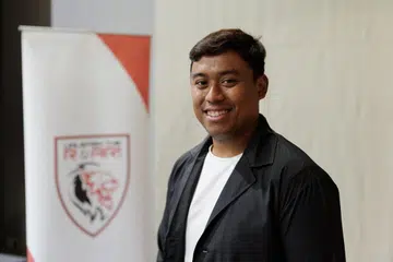 Mohamed Hyrulnizam Juma’at merupakan antara jurulatih yang terpilih menyertai program Penempatan Jurulatih di Luar Negara (COA) di bawah inisiatif Unleash The Roar! (UTR!). Beliau memanfaatkan pengalaman enam bulan di Austria untuk memperkasakan kaedah kejurulatihan tempatan.