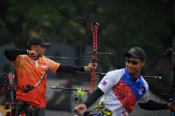 Pasukan memanah menang pingat perak. FOTO: Straits Times
