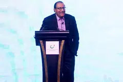 BERI KOMITMEN: Encik Iswaran beri komitmen pemerintah terhadap pelan jangka panjang untuk melabur dalam R&D teknologi digital. - Foto MCI