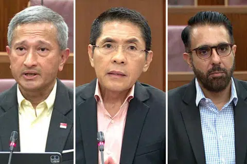Menteri Ehwal Luar, Dr Vivian Balakrishnan (kiri), Menteri di Pejabat Perdana Menteri merangkap Menteri Kedua (Pendidikan dan Ehwal Luar), Dr Mohamad Maliki Osman (tengah) dan Ketua Pembangkang, Encik Pritam Singh (kanan) berkongsi pendapat dan akur adalah penting untuk rakyat Singapura bersatu dan mengekalkan perpaduan negara walau ada pandangan berbeza mengenai perkara yang berlaku di luar negara. 