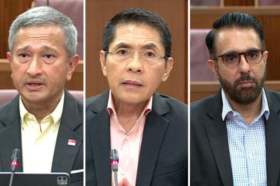 Menteri Ehwal Luar, Dr Vivian Balakrishnan (kiri), Menteri di Pejabat Perdana Menteri merangkap Menteri Kedua (Pendidikan dan Ehwal Luar), Dr Mohamad Maliki Osman (tengah) dan Ketua Pembangkang, Encik Pritam Singh (kanan) berkongsi pendapat dan akur adalah penting untuk rakyat Singapura bersatu dan mengekalkan perpaduan negara walau ada pandangan berbeza mengenai perkara yang berlaku di luar negara. 