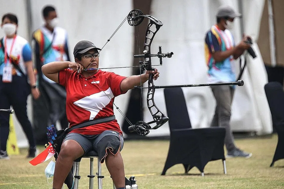 TERUS BERTAKHTA: Dalam keadaan mencabar disebabkan cuaca panas dan angin kuat, Syahidah kekal fokus pada apa yang hendak dicapainya dan akhirnya berjaya membawa pulang pingat emas untuk Singapura. - Foto MAJLIS PARALIMPIK KEBANGSAAN SINGAPURA