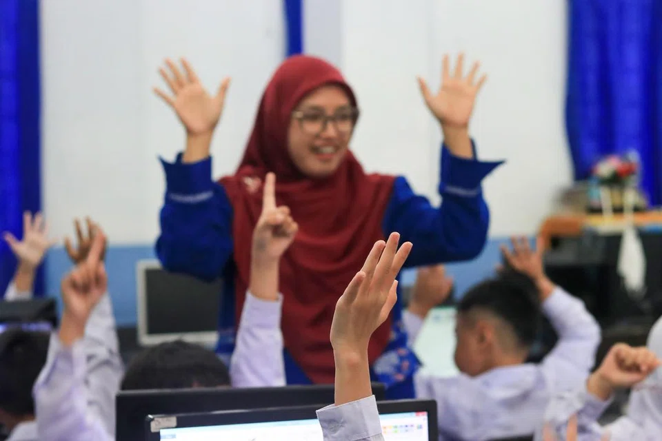 Bahasa Melayu tidak sepatutnya menjadi setakat subjek yang dipelajari untuk menduduki peperiksaan.