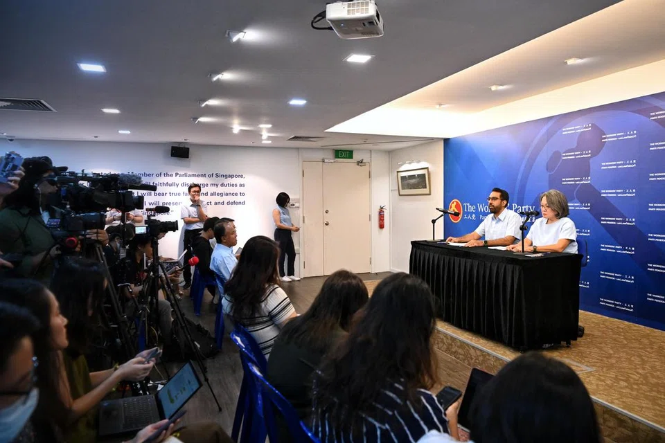 TIDAK JUJUR: Encik Pritam Singh berkata Encik Leon Perera tidak berterus terang dengan kepimpinan parti apabila soalan tentang dakwaan hubungan sulitnya dengan Cik Nicole Seah diajukan kepadanya. 