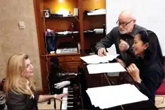KEMBALI KE 'BILIK DARJAH': Datuk Sheila sentiasa mencari ruang belajar dengan pakar seperti guru vokal Seth Riggs dan isterinya Margareta. -Foto INSTAGRAM SHEILA MAJID