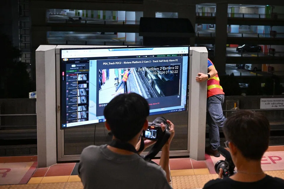 Skrin monitor yang menunjukkan penceroboh atau objek asing di trek Sistem Rel Ringan (LRT) selepas kamera mengesannya. Ia dapat membantu mengenal pasti di mana kedudukan penceroboh atau objek asing tersebut.