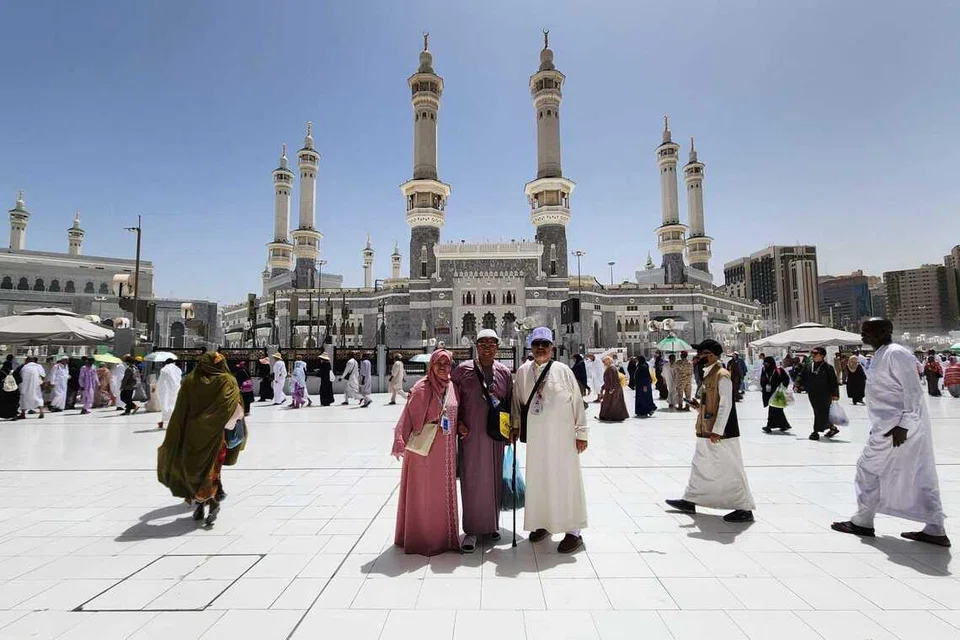 jemaah Singapura, Hagel Travel