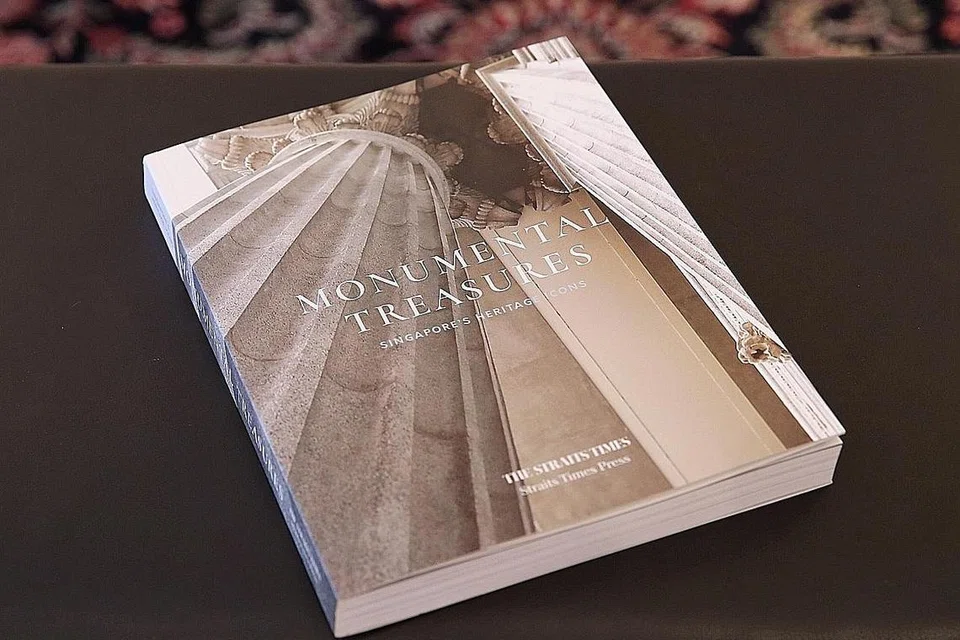 HARTA KARUN BERHARGA: Buku 288 halaman itu menampilkan koleksi cerita dan gambar ikon warisan negara termasuk institusi sivik, tempat ibadah, sekolah, muzium dan bangunan komersial yang kaya dengan kepentingan sejarah, seni bina, sosial dan nasional.