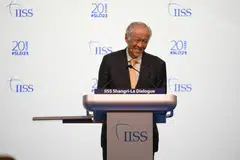 KERJASAMA KE ARAH ELAK KONFLIK: Dr Ng Eng Hen menekankan tentang kerjasama antara negara untuk mengelakkan konflik yang menimbulkan pelbagai kesulitan.
