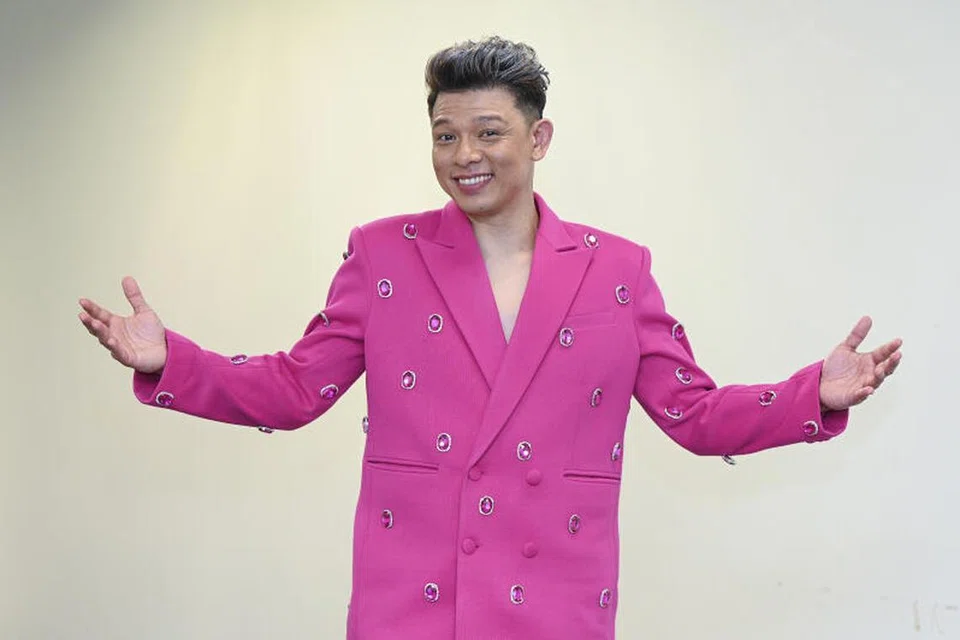 Hady Mirza akan membawa peminatnya menyusuri jalan kenangan menerusi konsert solo pertamanya yang berjudul ‘Journey’ pada 20 Julai di Teater Mediacorp.