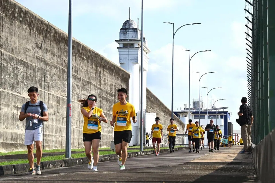 Larian Penjara Reben Kuning satu-satunya larian yang memberi peserta akses unik berlari sepanjang tembok ikonik Penjara Changi dan melihat dari lebih dekat Kompleks Penjara Changi.