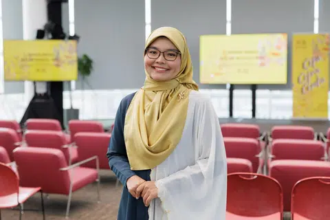 Duta Bahasa, Cik Anis Qurratu’aini Azman ingin menghidupkan Bahasa Melayu menerusi bengkel pantun dan syair, persembahan seni, pengacaraan serta penyiaran.