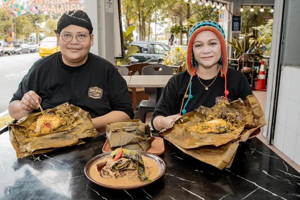 nana karia, waroeng bon jovo