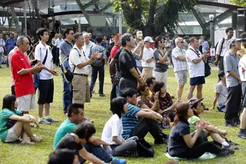 Peserta menghadiri bantahan terhadap isu seperti kemasukan warga asing ke Singapura dan kenaikan tambang pengangkutan awam di Sudut Pidato di Taman Hong Lim pada 2015. 