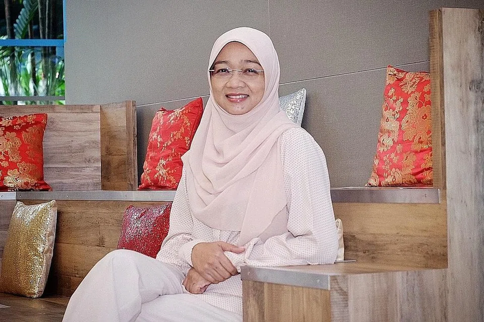 KONGSI INISIATIF BARU: Ketua Pegawai Eksekutif KidSTART Singapore, Cik Rahayu Buang, berkongsi tentang inisiatif terkini #AGoodStart dalam temu bual eksklusif bersama Berita Minggu. - Foto BM oleh KHALID BABA
