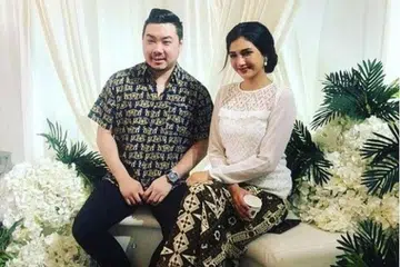 BERJAUHAN BUAT SEMENTARA: Atikah kini berada di Singapura manakala buah hatinya, Datuk Lokman Teh, berada di Kuala Lumpur. - Foto INSTAGRAM LOKMAN TEH