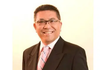 PELANTIKAN ANGGOTA BARU: Anggota Suruhanjaya Perkhidmatan Awam (PSC), Encik Ramlee Buang (atas); Pengerusi Lembaga Rayuan Persaingan Kementerian Perdagangan dan Perusahaan (MTI), Encik Tan Puay Boon, dan Pengarah Kanan (Perumahan) Kementerian Pembangunan Negara (MND), Cik Yeo Wenshan. - Foto-foto MOF