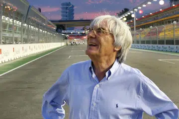  ECCLESTONE: Bekas jurujual kereta terpakai asal Britain ini membantu mengubah populariti sukan lumba kereta tersebut menjadikannya salah satu sukan paling glamor di dunia. - Foto fail