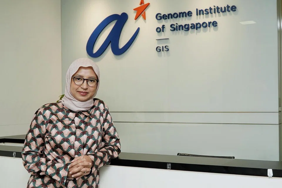 Antara tanggungjawab Dr Asyifah Mohamed Rashid, sebagai Pemangku Pengarah di Pejabat Strategi dan Operasi di GIS A*Star termasuk bekerjasama dengan pihak kepimpinan untuk menentukan hala tuju penyelidikan.